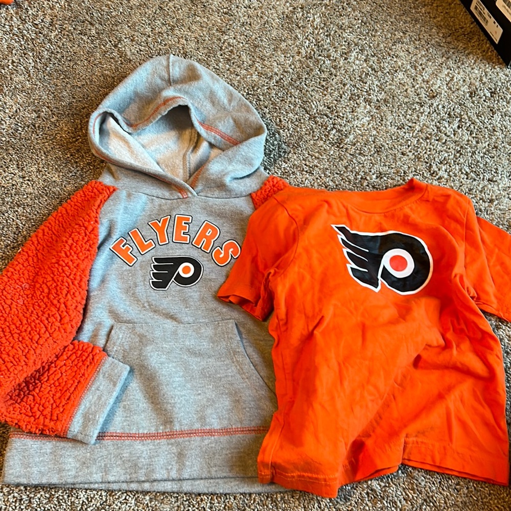 Bundle of Philadelphia Flyers NHL hoodie and t-shirt 3T